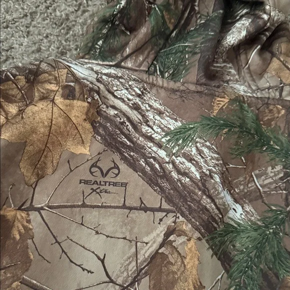 Under Armour Brown Realtree Camo Hoodie with Pink Logo Sz Small - Picture 5 of 5